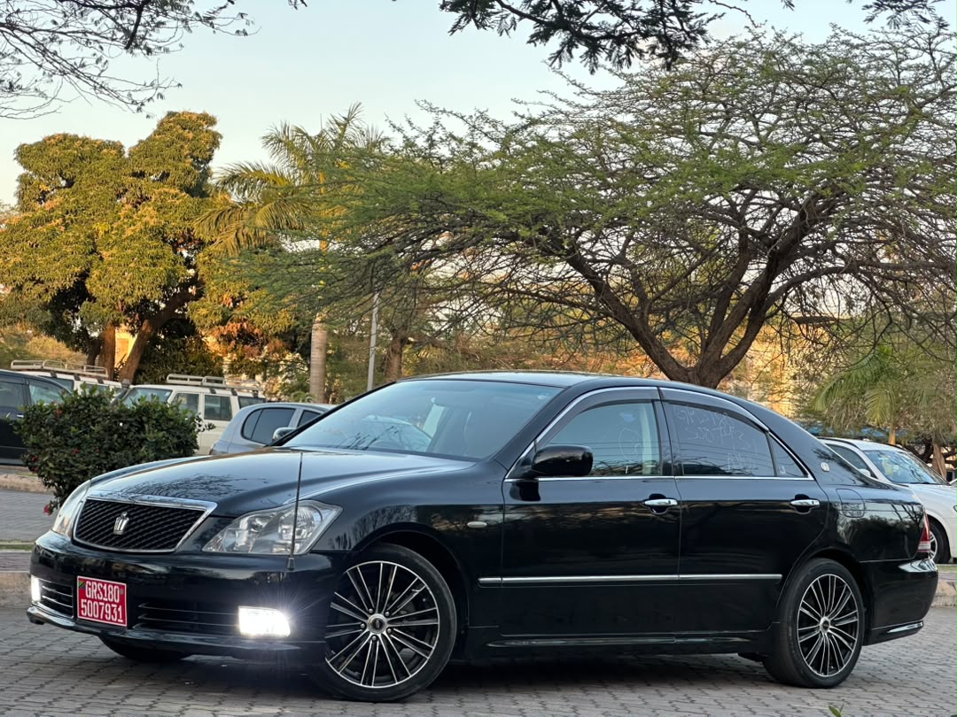 TOYOTA CROWN ATHLETE thumbnail 3